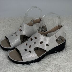 Propet Sandals Size 7.5 X Wide